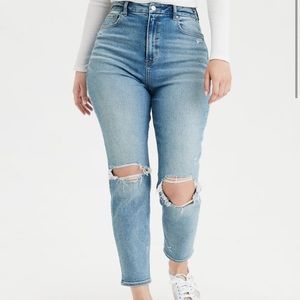 Gently Used AE Stretched Ripped Curvy Mom Jeans